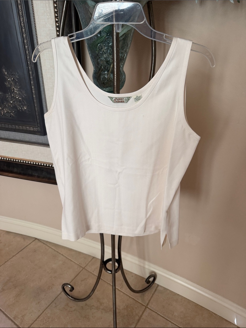 Women’s Tommy Bahama White Scoop Neck 100% Silk Tank Top